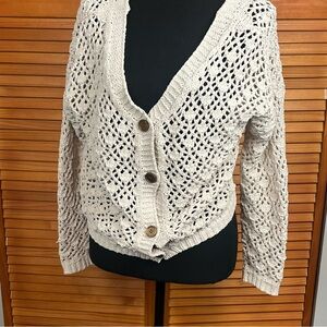 Artelier Nicole Miller Chic Open-Knit Cardigan in Cream